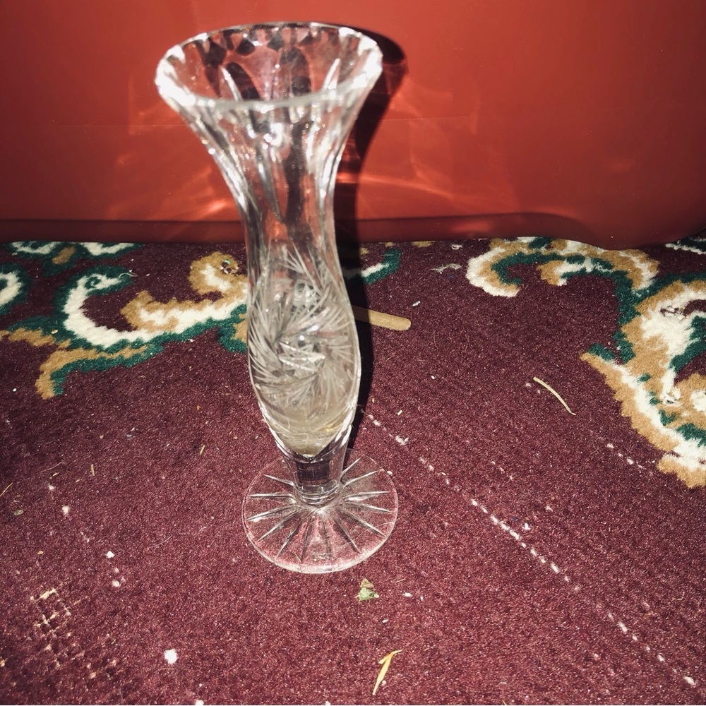 Vintage pinwheel crystal rosebud vase, classic collectible crystal- preloved